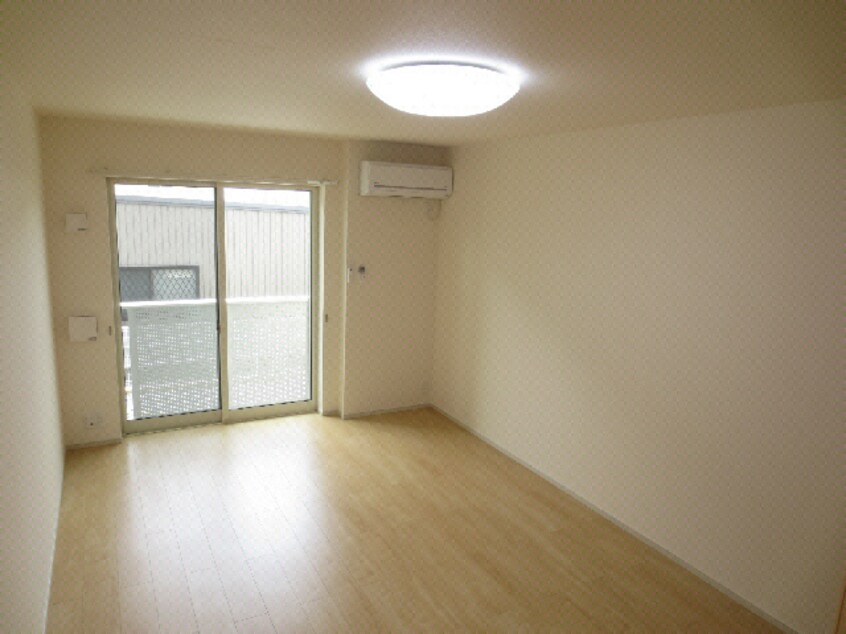 洋室 シャロル　ワン