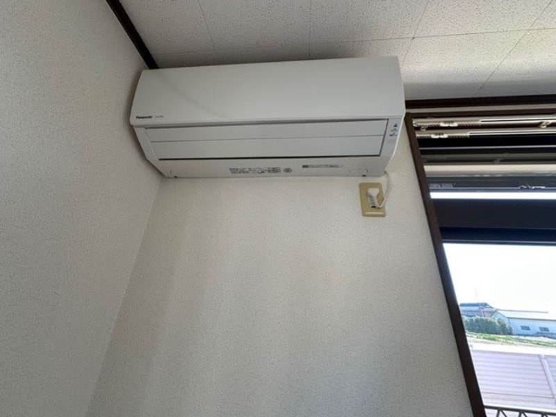 北側洋室エアコン ラ・フォーレ１２２