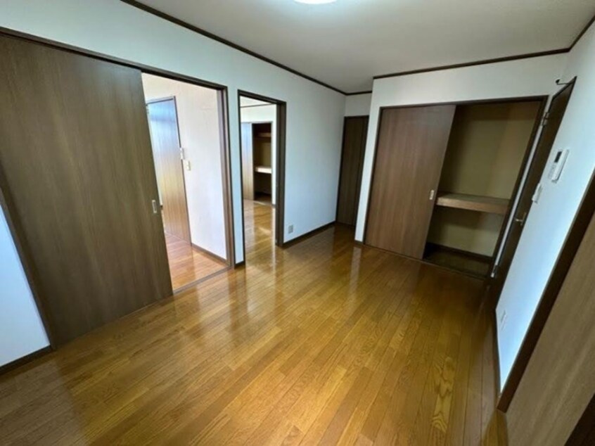 ダイニング ラ・フォーレ１２２