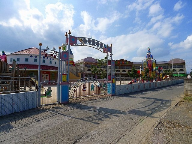 若葉幼稚園まで900m エテルノ・サーブ　Ｂ