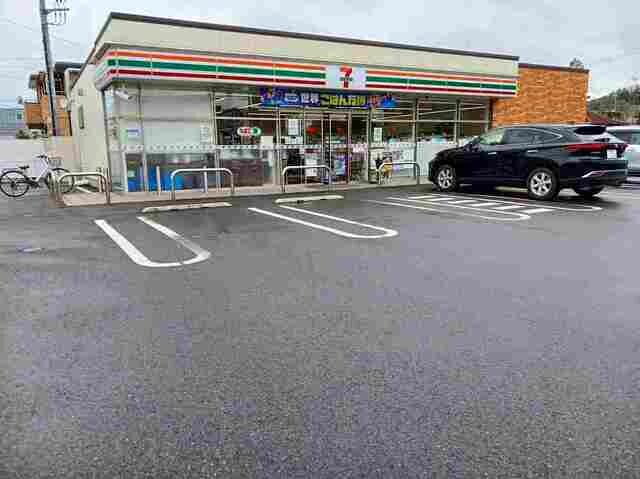 セブンイレブン 太田市東長岡店まで900m リラクスィング　プレイス