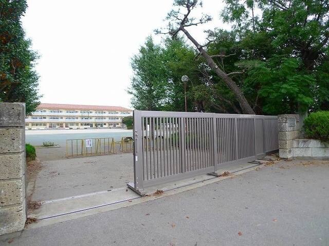 太田市立藪塚本町小学校まで2900m ポプラリテートＡ