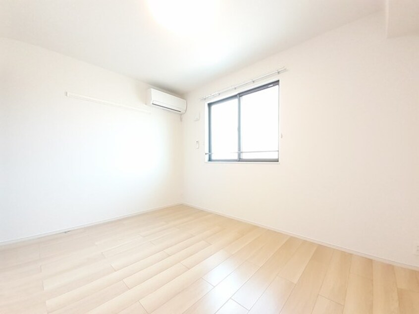  シャトー　ドゥ　湊V