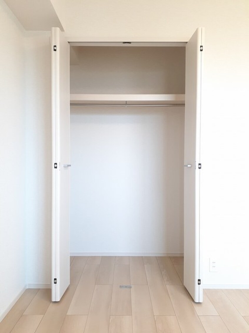  シャトー　ドゥ　湊V