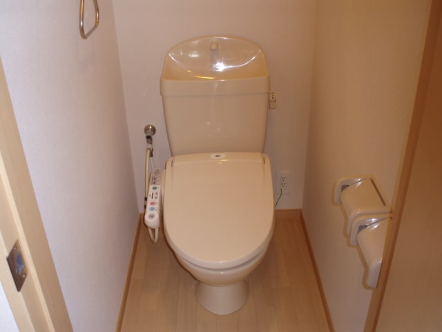 シャワー付トイレ イリゼI