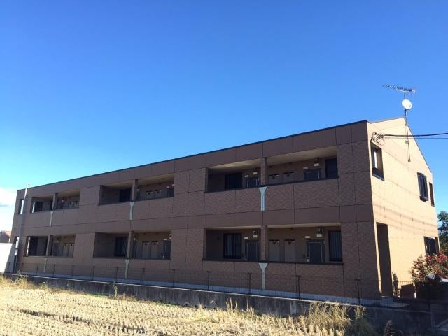 外観写真（昼） キャトル・セゾン