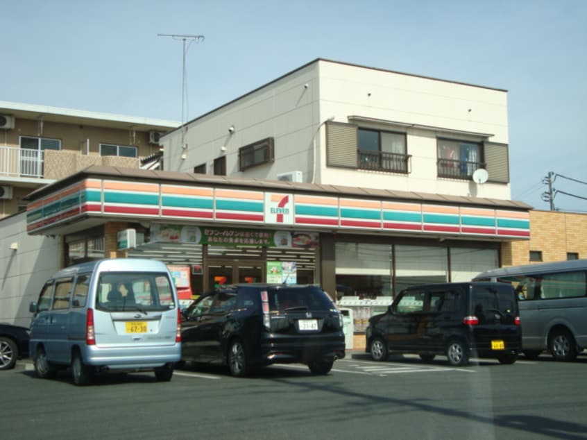 セブンイレブンまで900ｍ キャトル・セゾン