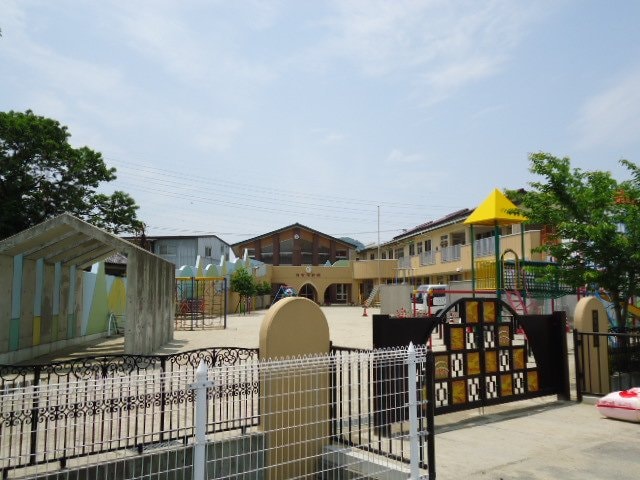 育実保育園まで671ｍ ブランシェ