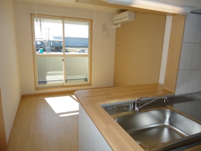 ダイニング クレアＡ