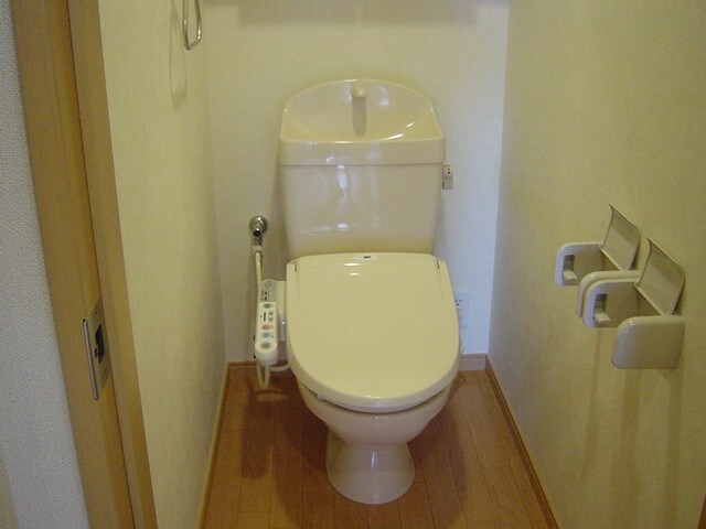 シャワー付トイレ スクラム　Ｂ