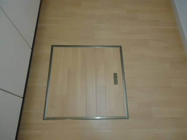 床下収納 サンハイツ