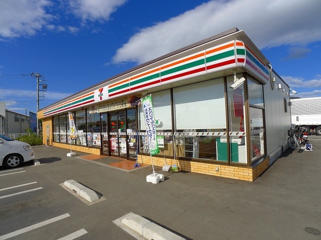 セブンイレブン太田市東矢島町店まで180m ブッシュ　クローバーＡ