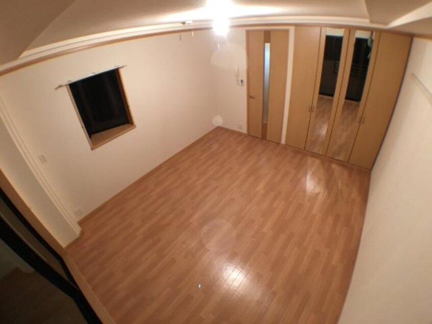 室内 グランティアＢ