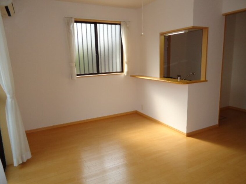 リビング（2） リバティ　ミユウI