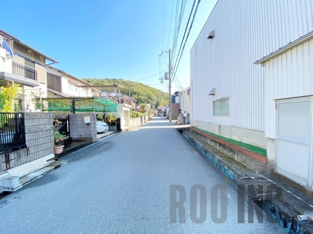 その他飲食（ファミレスなど）まで30m※近隣道路 東出（南）貸家