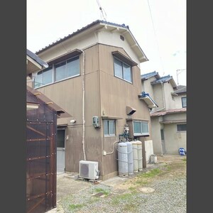 早瀬町貸家
