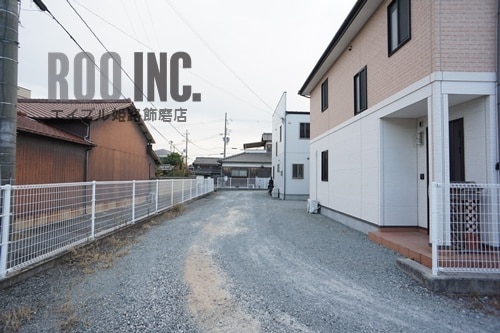 その他飲食（ファミレスなど）まで10m※前面道路 構3丁目貸家