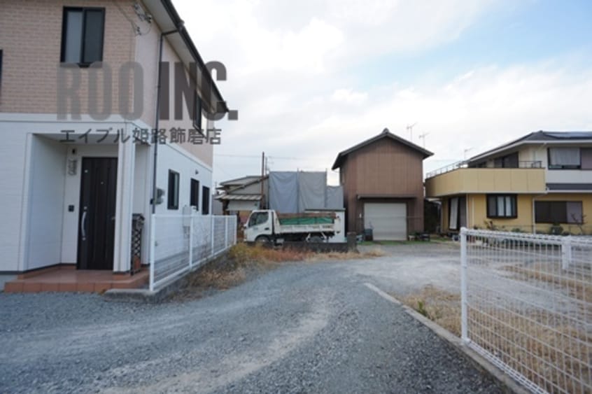 その他飲食（ファミレスなど）まで10m※前面道路 構3丁目貸家