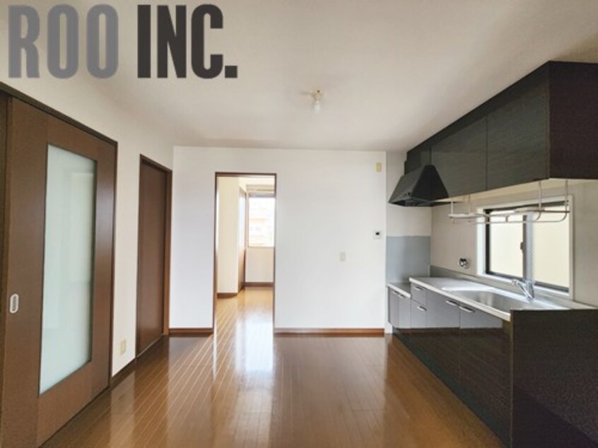 写真は反転のお部屋です アイランド