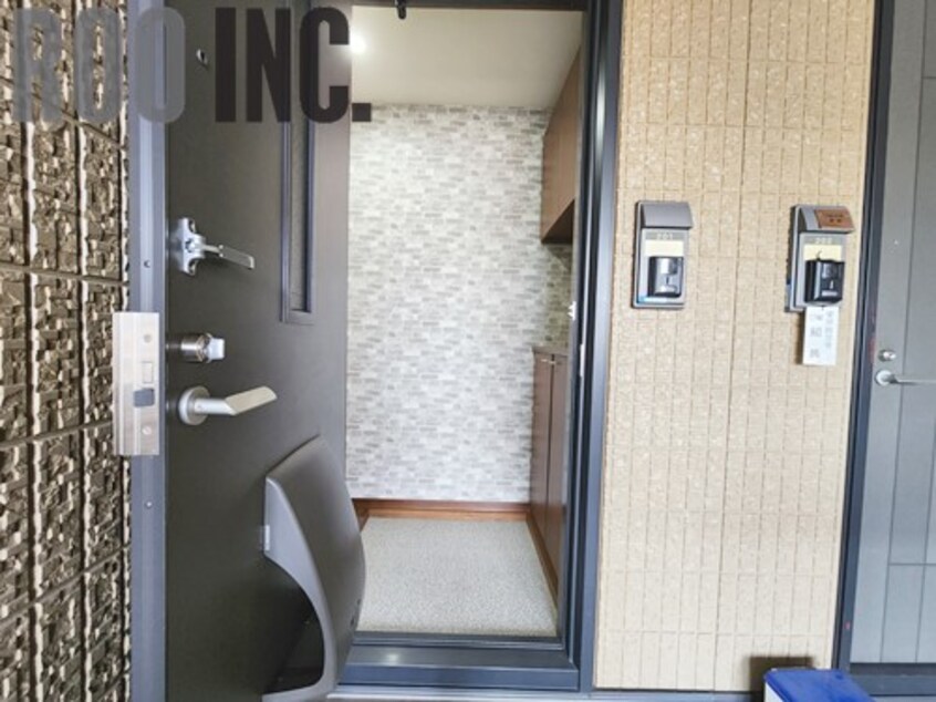 写真は反転のお部屋です アイランド