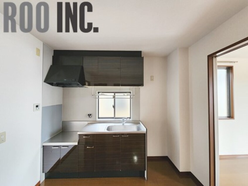 写真は反転のお部屋です アイランド