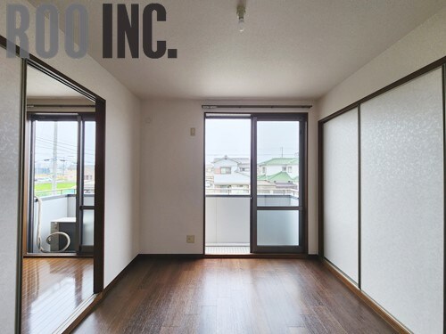 写真は反転のお部屋です アイランド