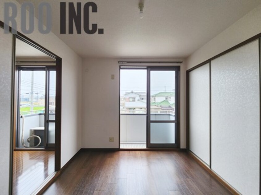 写真は反転のお部屋です アイランド