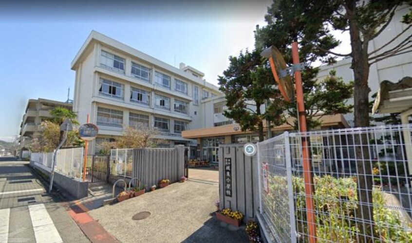 小学校まで2118m※姫路市立城東小学校 マンション優雅Ⅲ