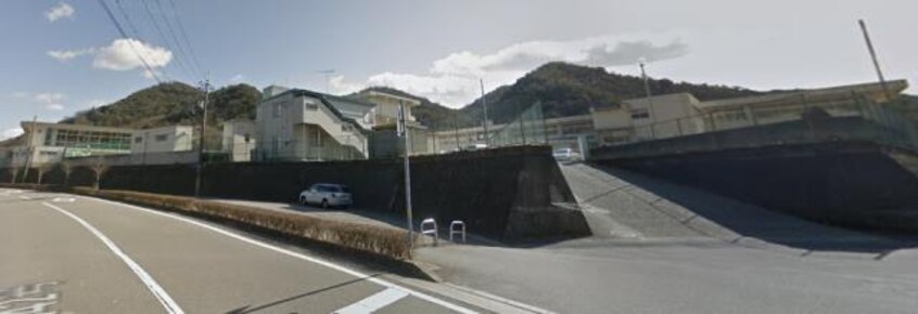 小学校まで1500m※たつの市立神部小学校 グランディールM