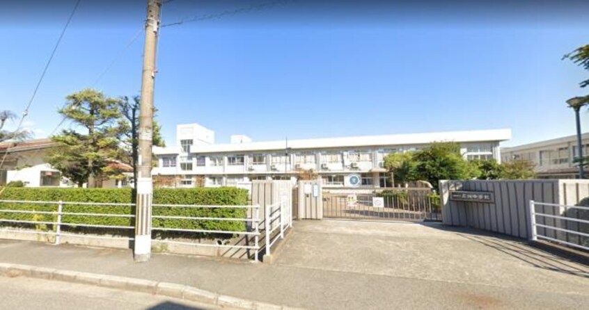 中学校/中等教育学校まで1300m※姫路市立広畑中学校 ラポール・メゾンＢ