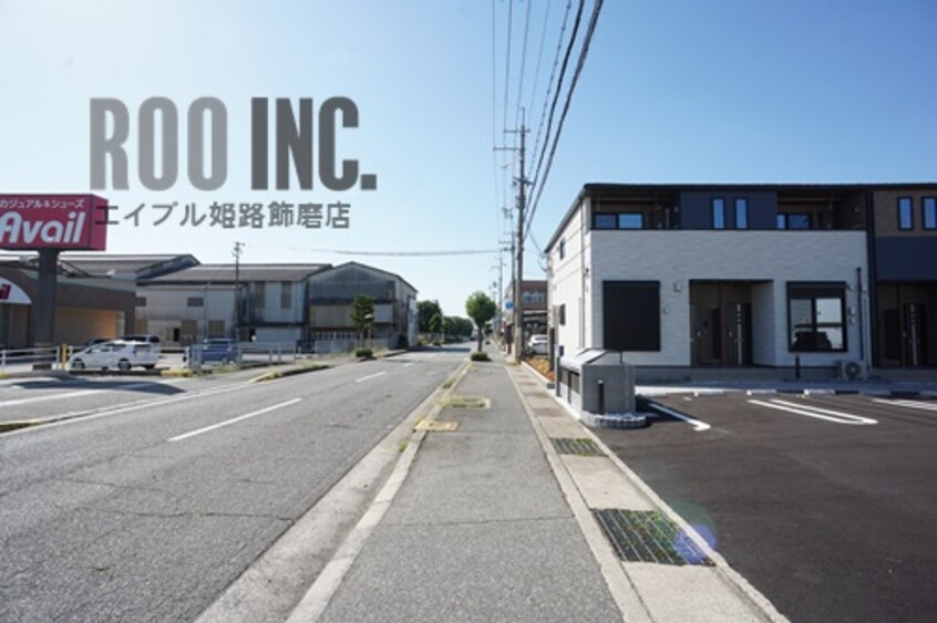 その他飲食（ファミレスなど）まで10m※前面道路 ル・レーブ１