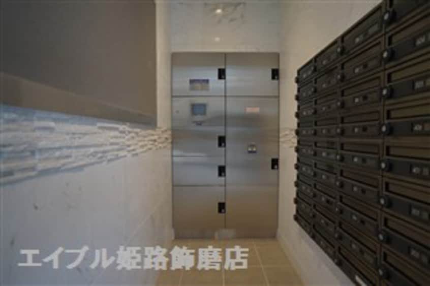  キャッスルコート岩端