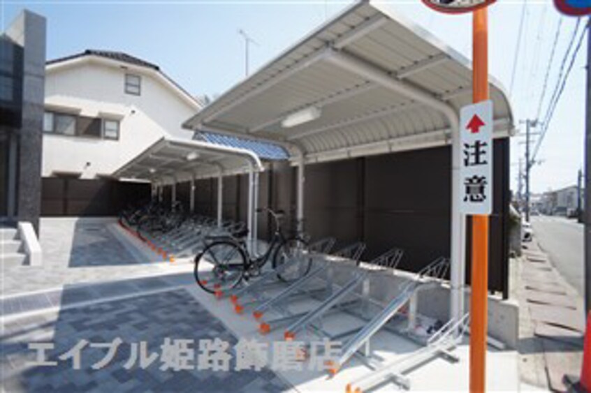  キャッスルコート岩端