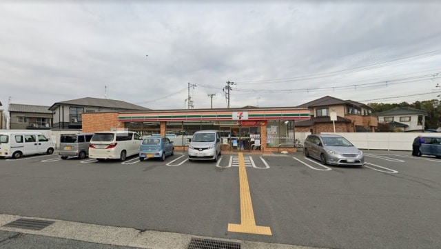 コンビニまで400m※セブンイレブン　龍野小宅北店 ハイツシャムロック