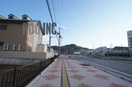 陸橋渡ればＪＲ竜野駅。目の前です。 ナイスワン竜野駅前
