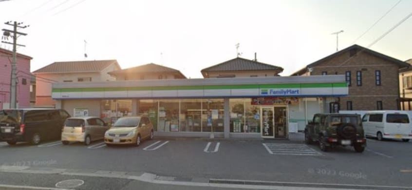 コンビニまで312m※ファミリーマート　姫路亀山店 ハイツ緑苑