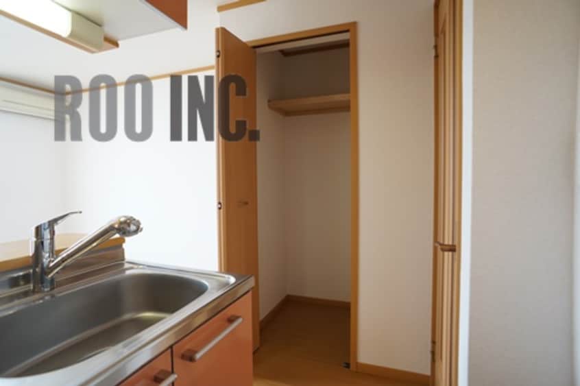 写真は反転のお部屋です エメラルド雅Ⅲ