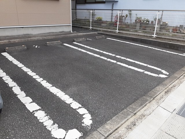  シュライン・フロント