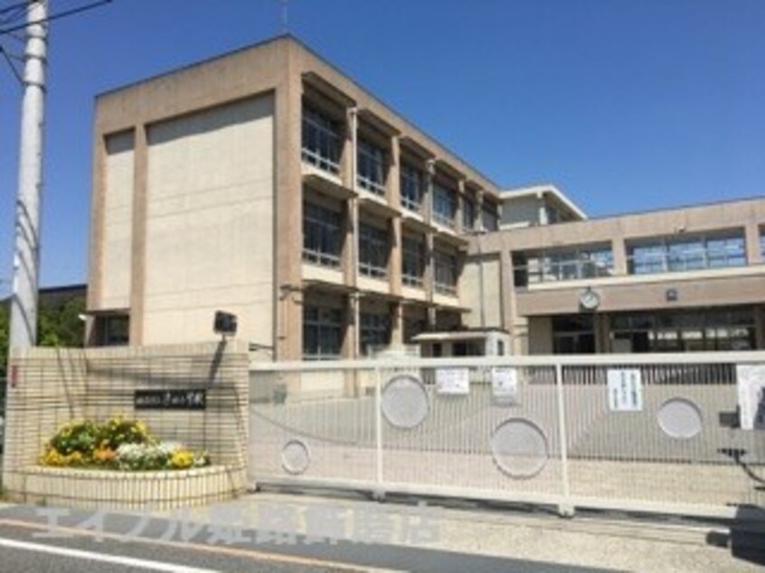小学校まで925m※姫路市立津田小学校 Ｗｅｓｔ　ＨｏｕｓｅⅡ