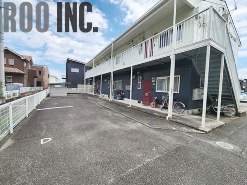  ファミィール垣口