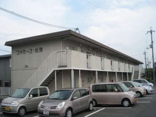  ファミーユ金澤