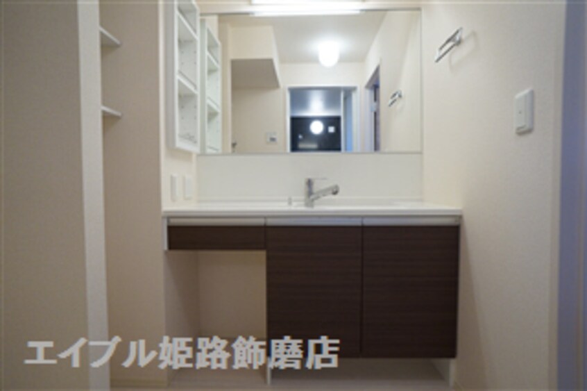 写真は反転のお部屋です フォーリーフ・ヴィラ