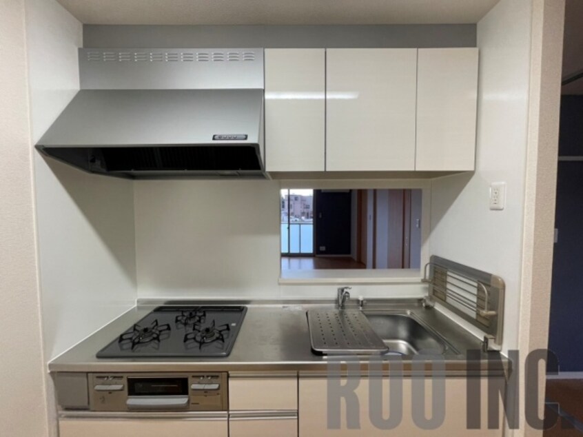 写真は反転のお部屋です シャーメゾン西庄北