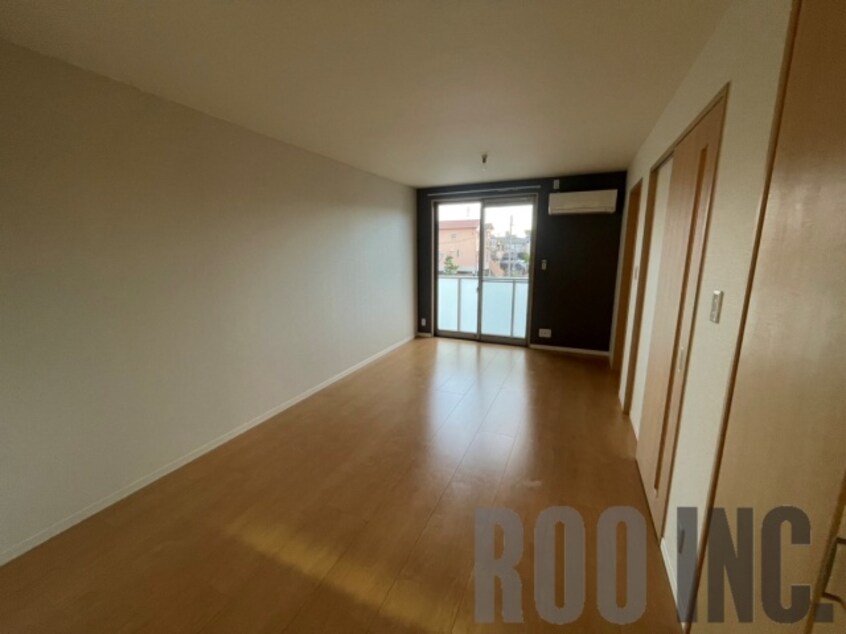 写真は反転のお部屋です シャーメゾン西庄北