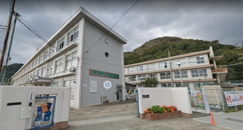 中学校/中等教育学校まで2100m※姫路市立夢前中学校 グラン・エスポワール