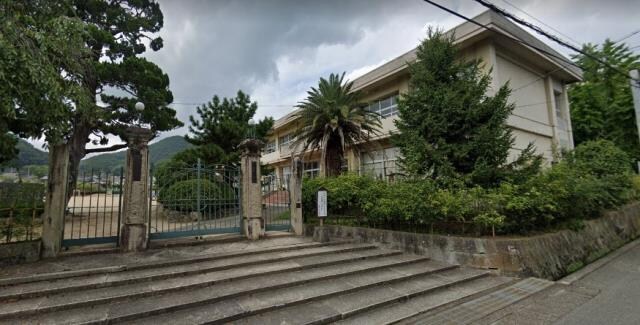 小学校まで1500m※たつの市立龍野小学校 コーポ龍野