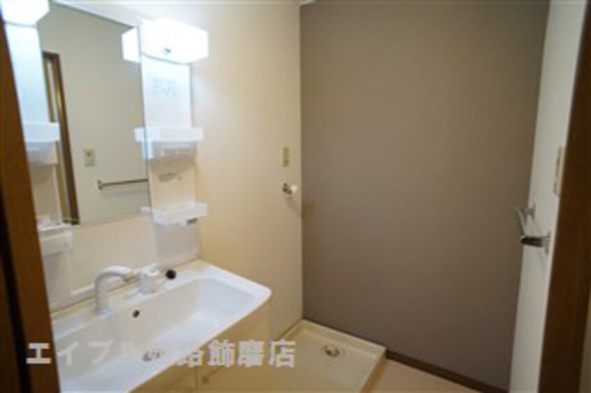 写真は反転のお部屋です メゾンドゥキャトルセゾン