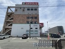 ドラッグストアまで50m※薬局 ビレッジ中島