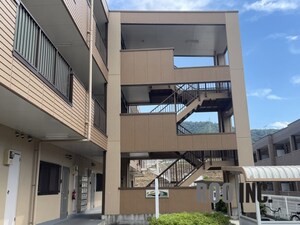 アドニス