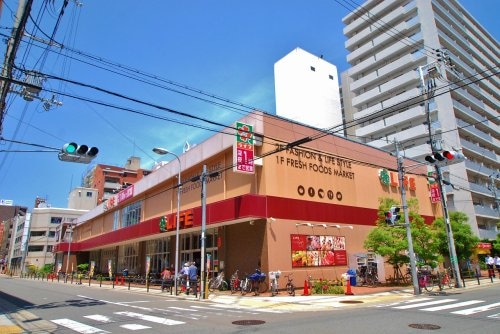 ライフ下寺店(スーパー)まで266m 大阪メトロ堺筋線/恵美須町駅 徒歩6分 4階 築42年